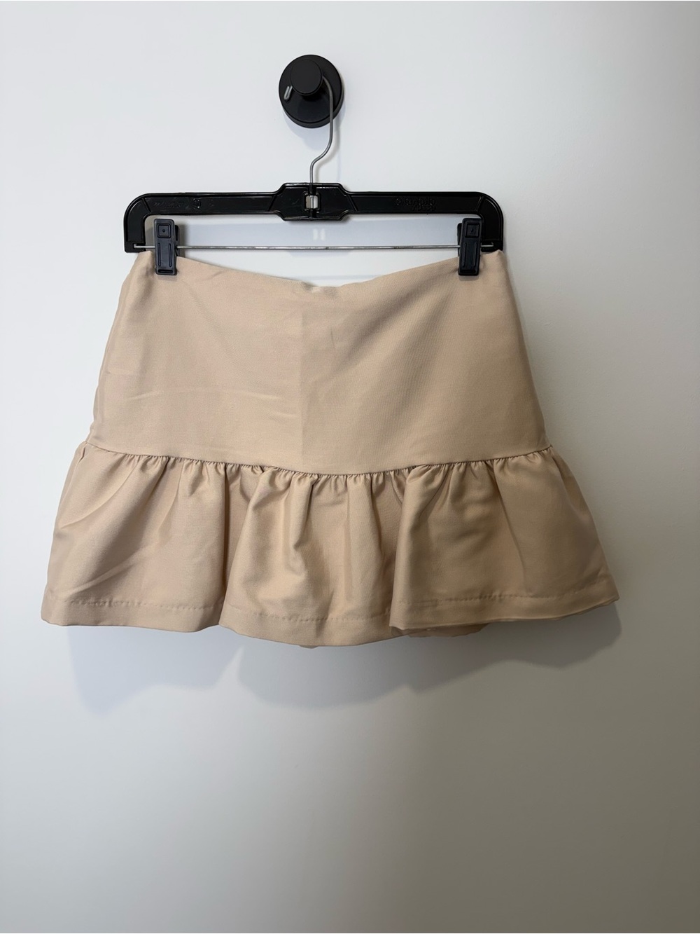 H&M Beige Ruffle Mini Skirt